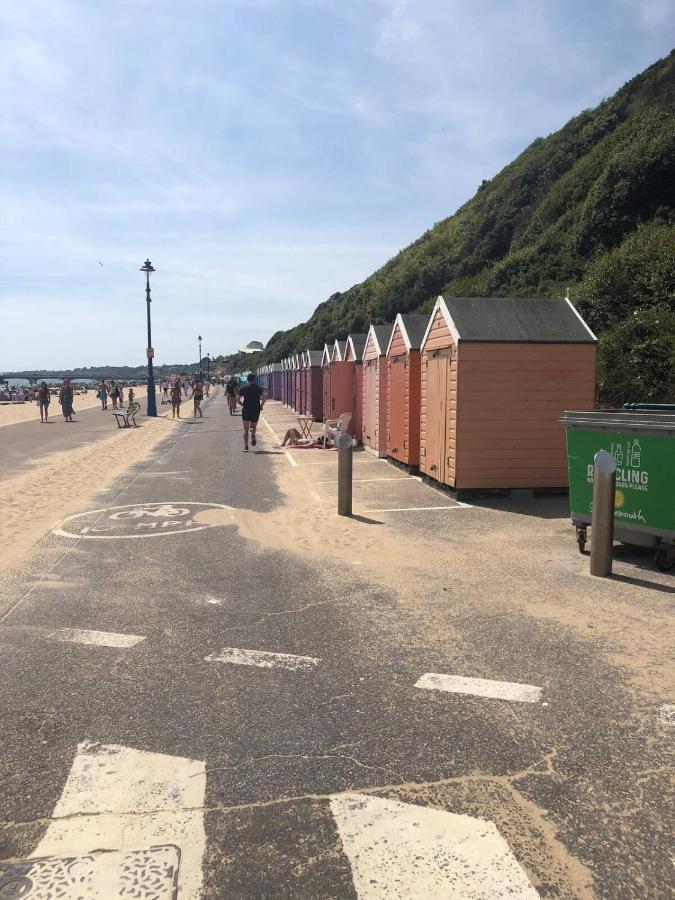 Flat-B, 4 Adults, 20 Mins To Beach, Netflix, Wifi, Sleeps 4 Adults Bournemouth Exterior foto